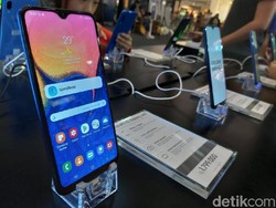 Samsung Kirim Bantuan 2.000 Ponsel ke Rumah Sakit Inggris