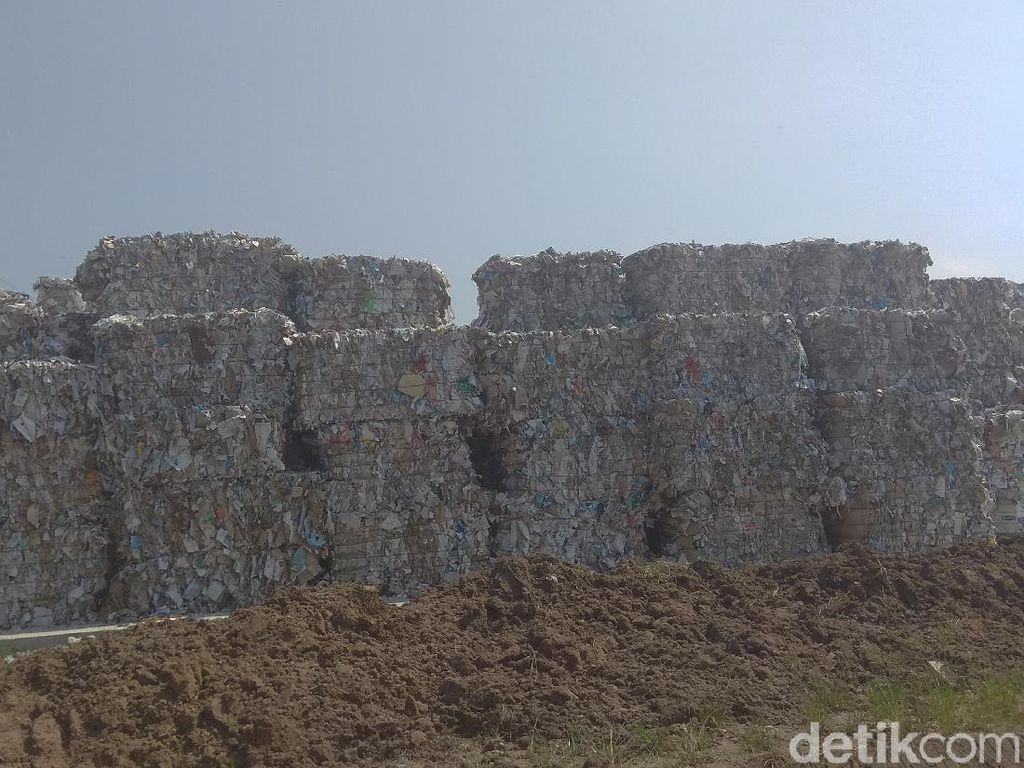 Pabrik Kertas Pindo Deli Janji Tak Buang Sampah ke Lahan Warga Pabrik Kertas Pindo Deli Janji Tak Buang Sampah ke Lahan Warga