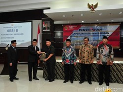 BPK Jatim Serahkan LHP atas LKPD 2018 untuk  9 Pemda