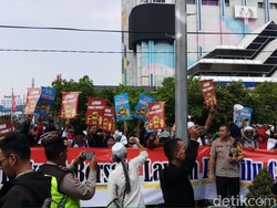 Massa Lawan Pemilu Curang Demo Bawaslu