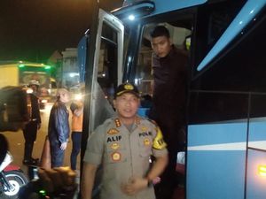 Jelang Aksi 22 Mei, Polisi Periksa Bus di Pintu Tol Tangerang