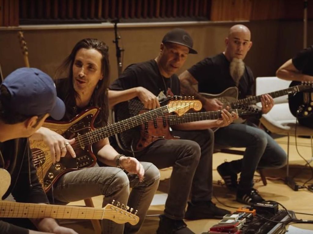 Gitaris Audioslave dan Anthrax Cicipi Fender Game of Thrones Gitaris Audioslave dan Anthrax Cicipi Fender Game of Thrones