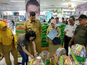 Dinkes Kota Probolinggo Temukan Produk Kedaluwarsa Saat Sidak Mamin Dinkes Kota Probolinggo Temukan Produk Kedaluwarsa Saat Sidak Mamin