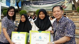 Anak-anak Keluarga Pra-sejahtera Terima Paket Sembako