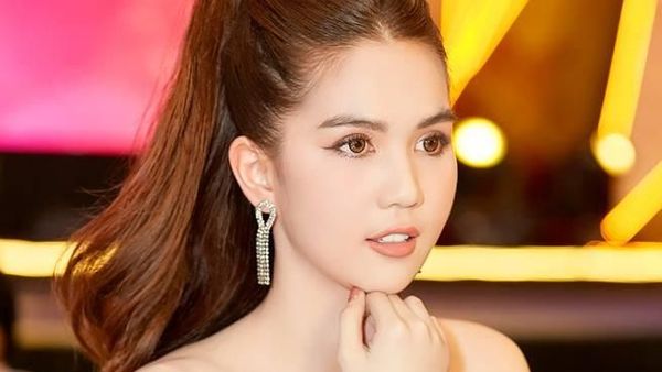 Sampai Ditegur Menteri, Ini Gaya Model yang Tampil Terlalu Seksi di Cannes