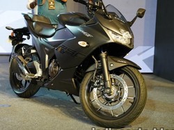 Pesaing CBR250RR dan Yamaha R25 dari Suzuki Seharga Rp 35 Juta