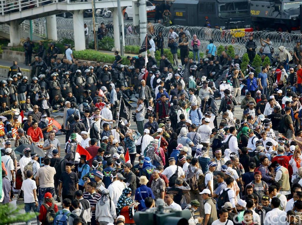 People Power dan Sumbatan Demokrasi People Power dan Sumbatan Demokrasi