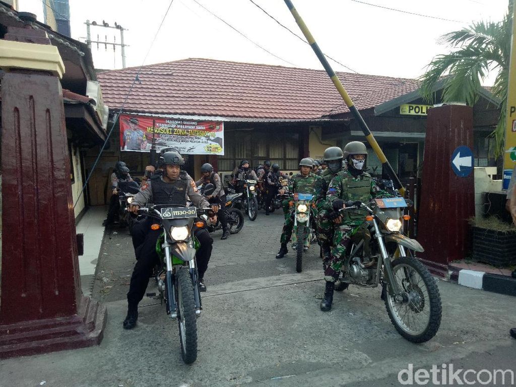 Amankan Wilayah Pelabuhan Makassar, TNI Polri Gelar Patroli Amankan Wilayah Pelabuhan Makassar, TNI Polri Gelar Patroli
