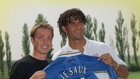 Ruud Gullit menjadi player-manager pada medio 1990-an. Saat itu dia menangani Chelsea pada usia 33 tahun, seperti Kompany saat ini. (Foto: Phil Cole/Getty Images)