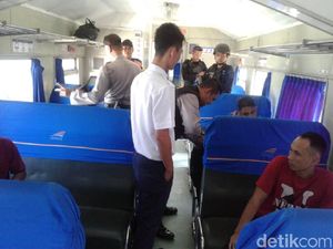 Polisi Periksa Penumpang di 3 Stasiun Cilegon Tujuan Jakarta