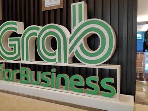 Turis ke Danau Toba dari Bandara Silangit Bisa Naik Grab Turis ke Danau Toba dari Bandara Silangit Bisa Naik Grab