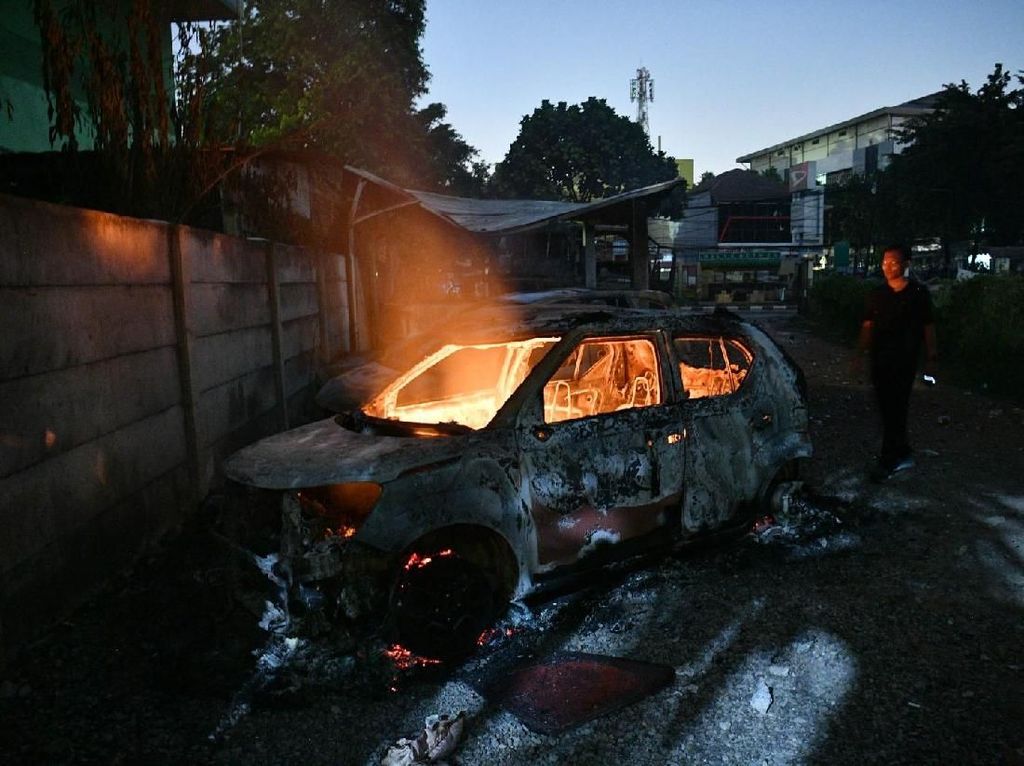 Berapa Biaya Asuransi Agar Diganti Kalau Mobil Dibakar? Berapa Biaya Asuransi Agar Diganti Kalau Mobil Dibakar?