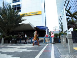 Pekerja di Jakarta Keluhkan Mata Perih, Berapa Lama Efek Gas Air Mata?