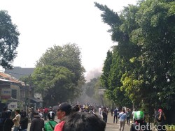 Asap Hitam Muncul di Jl Brigjen Katamso Jakarta Barat