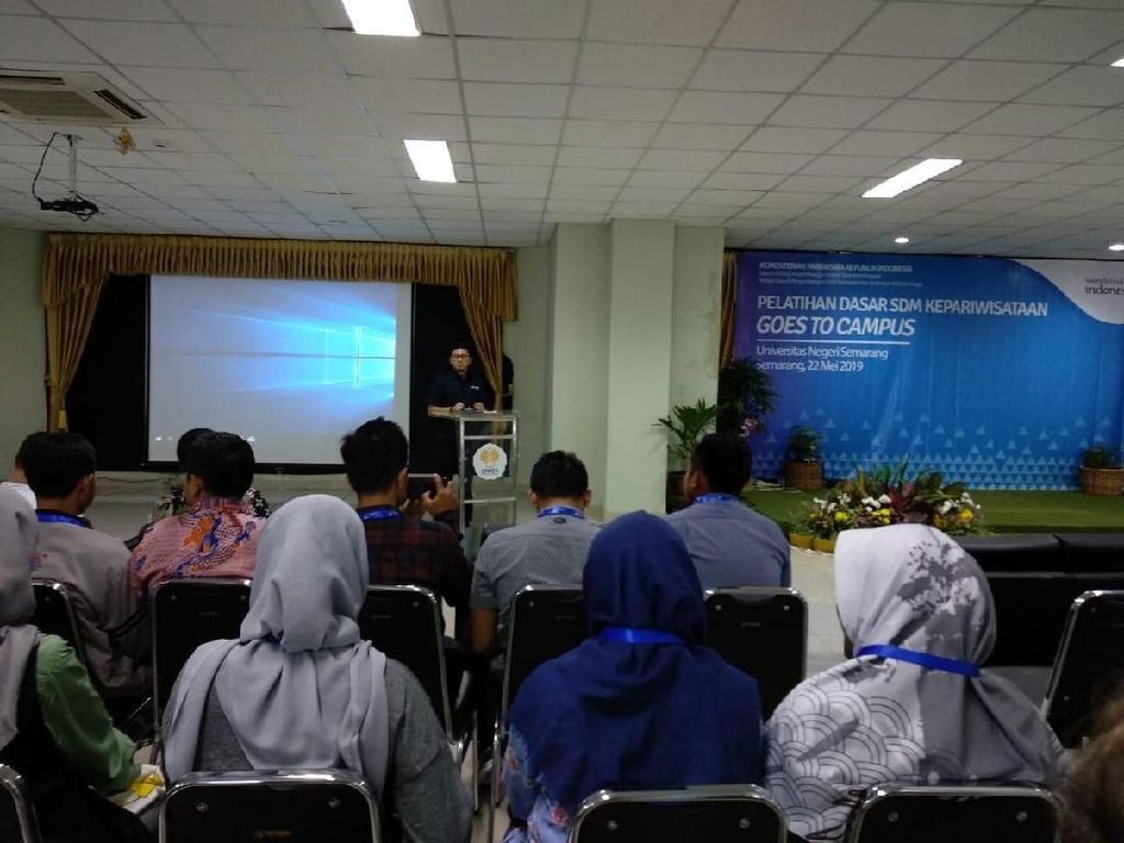 Mahasiswa Jadi Garda Terdepan, Kemenpar Beri Pelatihan di UNNES Mahasiswa Jadi Garda Terdepan, Kemenpar Beri Pelatihan di UNNES