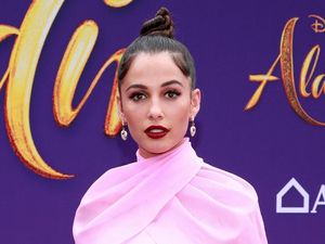 Naomi Scott si Putri Jasmine Pakai Aksesori Karya Desainer Indonesia Naomi Scott si Putri Jasmine Pakai Aksesori Karya Desainer Indonesia