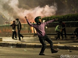 Pertolongan Pertama Terkena Gas Air Mata