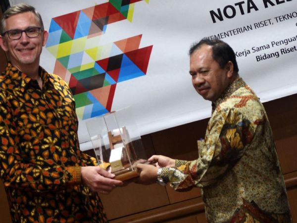 Mendorong Pengembangan Riset dan Inovasi