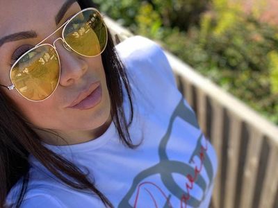 Model Ini Diserang Netizen Setelah Mengaku Terlalu Cantik untuk Cari Pacar