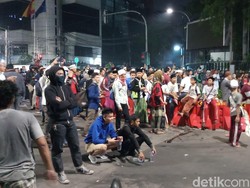 Pascaricuh di Bawaslu, Massa Berkumpul di Jalan Wahid Hasyim