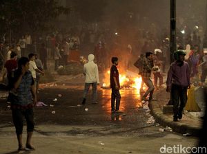 Polda Metro: Tidak Benar Polisi Kejar Massa hingga Masuk Masjid