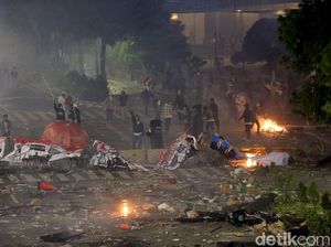 Beda Massa Perusuh dan Massa Damai di Aksi Demo 22 Mei Beda Massa Perusuh dan Massa Damai di Aksi Demo 22 Mei