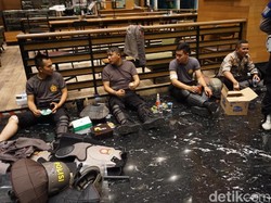 4 Polisi Terluka Akibat Kerusuhan 22 Mei di Slipi Jakbar