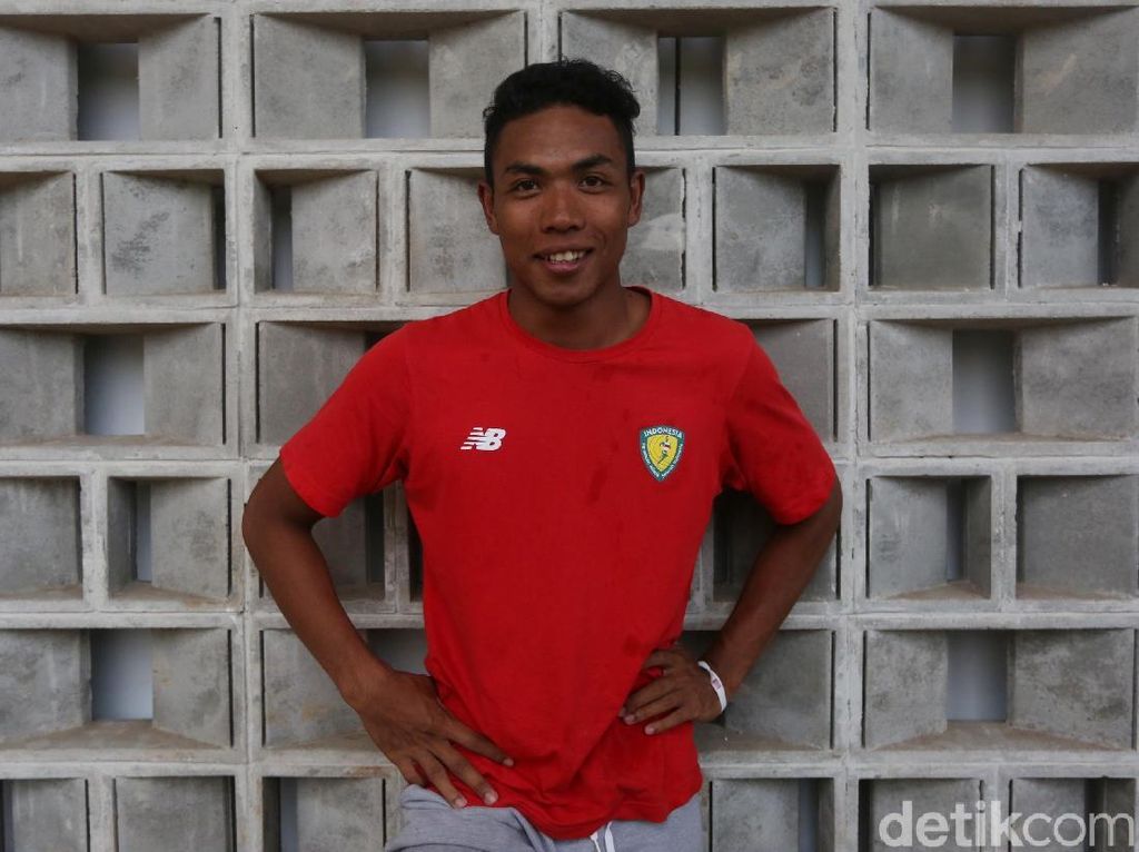 Berlarilah Zohri, Berlarilah dengan Gembira Seperti di Atas Pasir Putih Waktu Dulu Berlarilah Zohri, Berlarilah dengan Gembira Seperti di Atas Pasir Putih Waktu Dulu