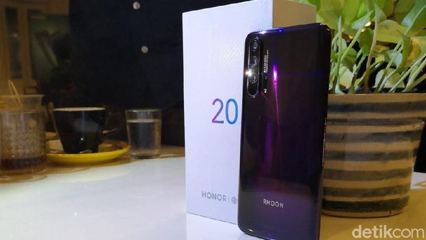 Menggenggam Honor 20 Pro di Indonesia