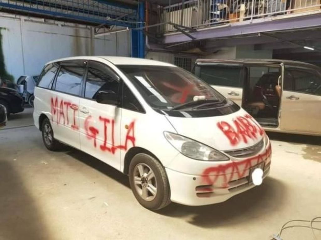 Gara-gara Parkir Sembarangan, Mobil Ini Dicoret-coret Gara-gara Parkir Sembarangan, Mobil Ini Dicoret-coret