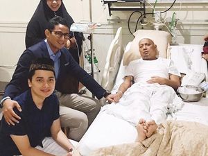 Sandiaga Uno Posting Momen saat Jenguk Arifin Ilham di RSCM Sandiaga Uno Posting Momen saat Jenguk Arifin Ilham di RSCM