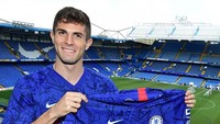 5. Christian Pulisic (Borussia Dortmund ke Chelsea – 57,5 juta paun). Pada Januari 2019, Chelsea menggelontorkan uang demi memastikan transfer Pulisic. Tapi si Biru masih meminjamkannya ke Dortmund sampai musim panas. (Foto: Instagram @chelseafc)