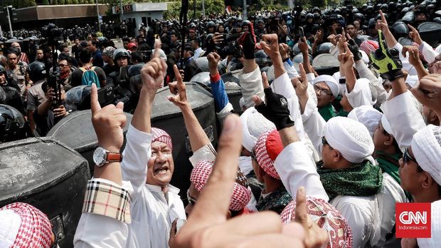 Misteri Massa Perusuh Usai Aksi di Bawaslu