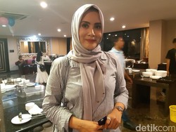 Elma Theana Jelaskan Lebam yang Ada di Wajah Waty Siregar