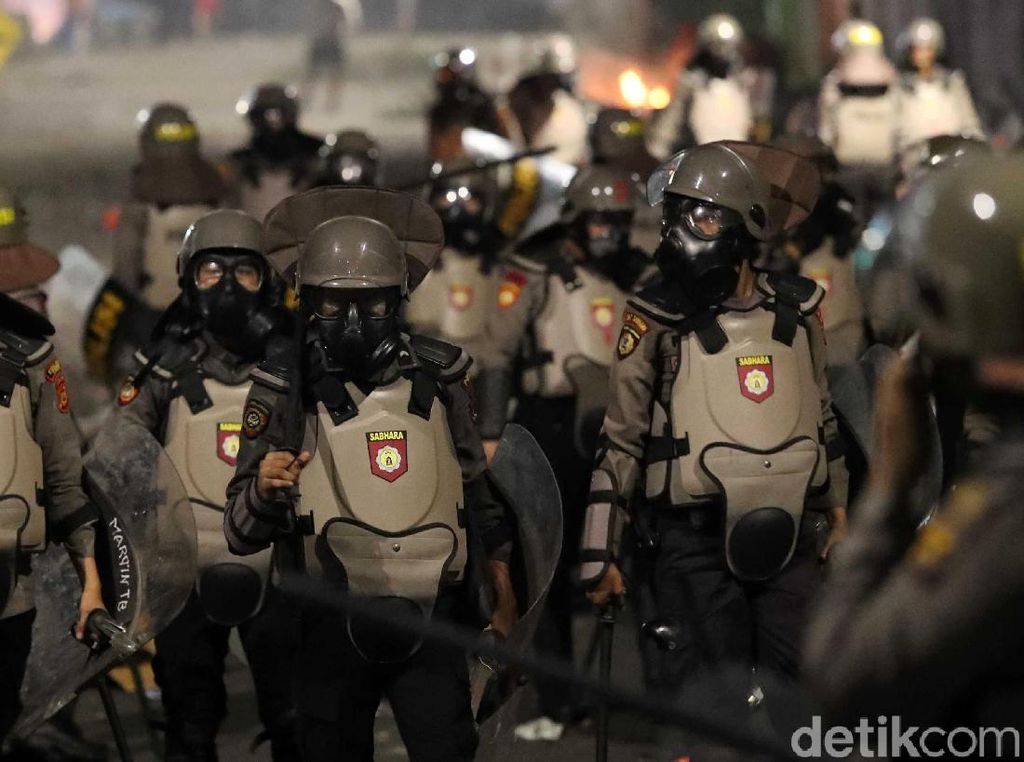 Pascarusuh, Polisi Amankan Satu Pria di Kemanggisan Palmerah Pascarusuh, Polisi Amankan Satu Pria di Kemanggisan Palmerah