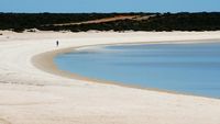 Foto: Pantai yang Berpasir Cangkang Kerang