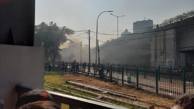 Berita Penampakan Stasiun Tanah Abang yang Dilempari Batu oleh Massa Minggu 16 Juni 2019 Berita Penampakan Stasiun Tanah Abang yang Dilempari Batu oleh Massa Minggu 16 Juni 2019