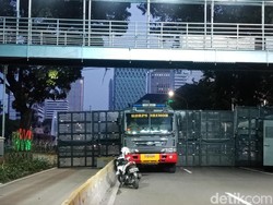Cegah Massa ke Istana, Jalan Merdeka Barat Ditutup Pagar Besi