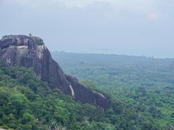 Mendaki Batu Baginda, Granit Terbesar di Belitung