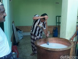 Bubur Mudhor, Penganan Khas yang Hanya Ada di Tuban Selama Ramadhan