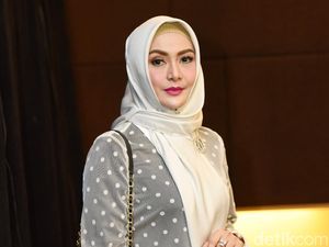 Eddies Adelia Kenang Sosok Almarhumah Rina Gunawan Eddies Adelia Kenang Sosok Almarhumah Rina Gunawan