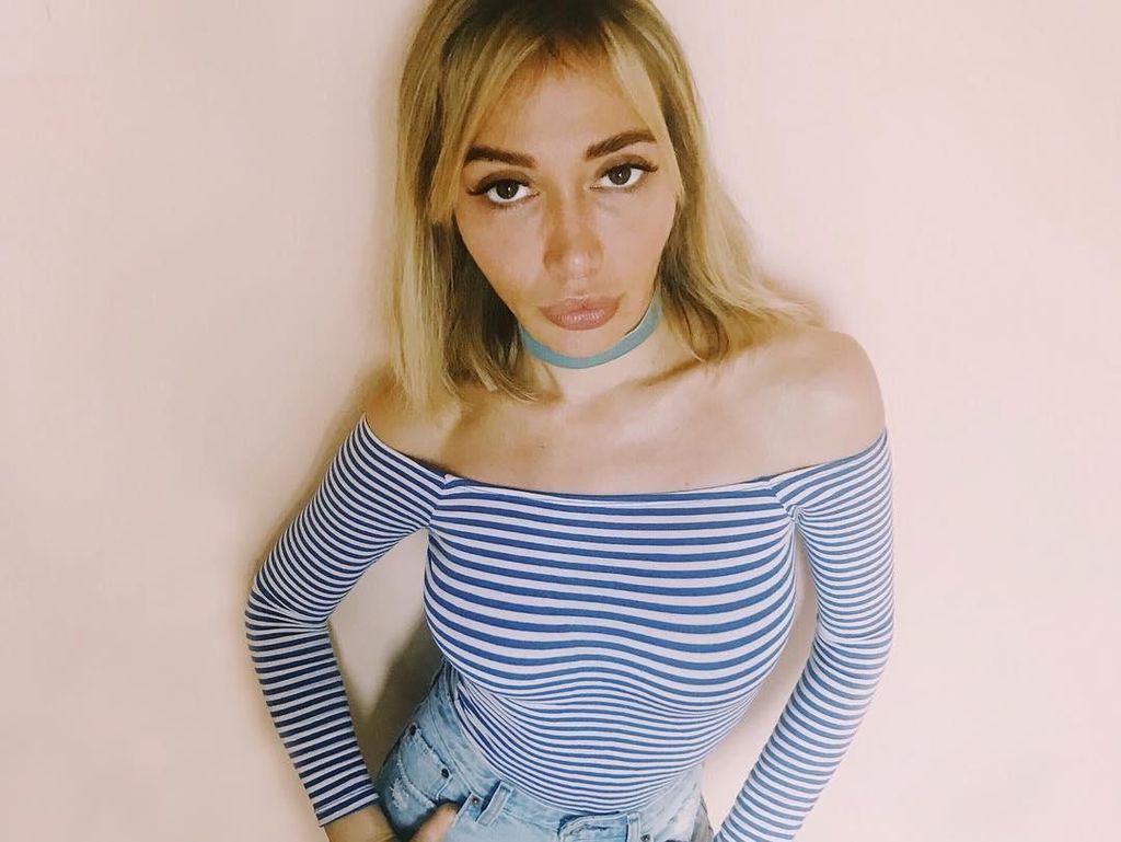Cerita Wanita yang Sulit dapat Pekerjaan karena Terlalu Cantik Cerita Wanita yang Sulit dapat Pekerjaan karena Terlalu Cantik