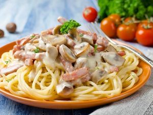 Tak Paham Menu, Pelanggan Ngamuk Merasa Dijebak Pesan Pasta Babi