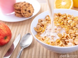 Ternyata Ini Sebabnya Sereal Makin Enak Disiram Susu Dingin