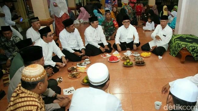 Berita Aksi 22 Mei, Ulama dan Masyarakat Banyuwangi Minta Jaga Kondusivitas Sabtu 24 Agustus 2019 Berita Aksi 22 Mei, Ulama dan Masyarakat Banyuwangi Minta Jaga Kondusivitas Sabtu 24 Agustus 2019