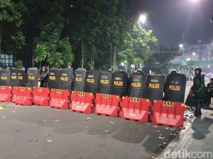 Bubarkan Massa Dekat Bawaslu, Polisi Sisir Permukiman di Kebon Kacang