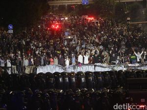 Belum Siap Saat Diserang, 9 Aparat Terluka di Ricuh 22 Mei Depan Bawaslu Belum Siap Saat Diserang, 9 Aparat Terluka di Ricuh 22 Mei Depan Bawaslu