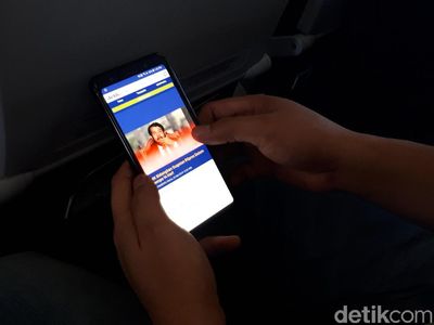 Foto: Mencoba WiFi di dalam Pesawat Citilink, Secepat Apa?