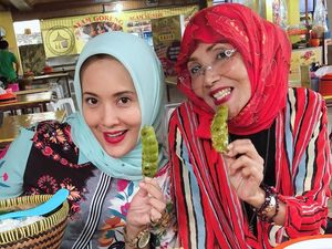 Gagal ke DPR, Ini Gaya Makan Elma Theana Saat Makan Pete dan Puding Gagal ke DPR, Ini Gaya Makan Elma Theana Saat Makan Pete dan Puding