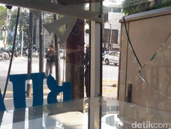 Tak Ada yang Tersisa dari Warung PKL Setelah Dijarah Perusuh 22 Mei